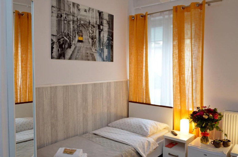 Cracow Central Aparthotel - Photo 3