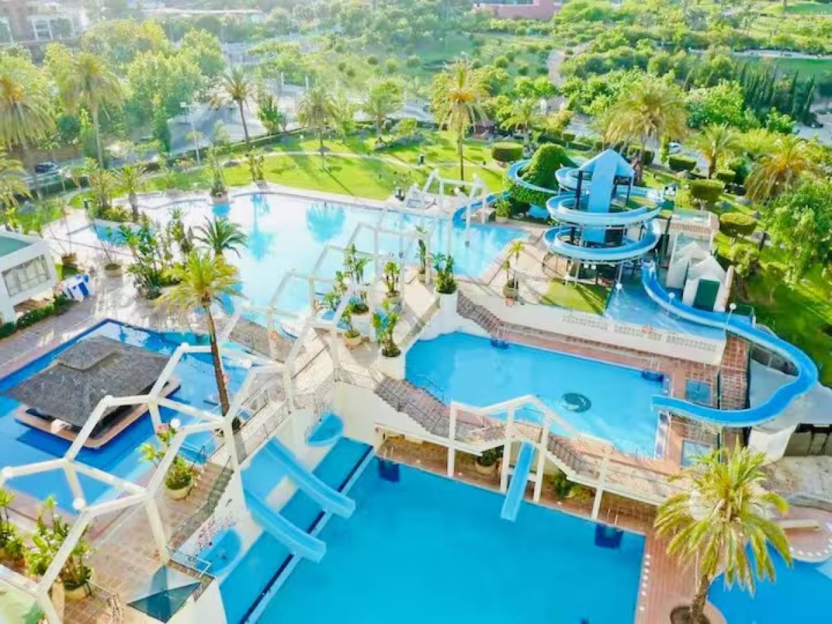 BENALBEACH Complex - Photo 12